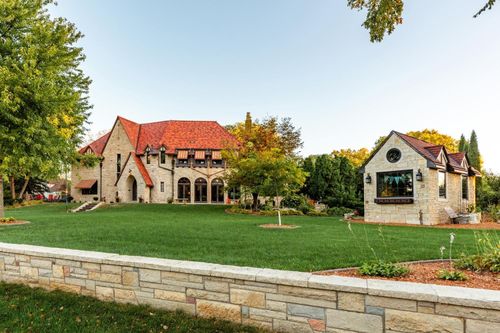 661 Market St, Winona, MN, 55987-5517 | Card Image