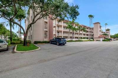 101 - 6269 Pointe Regal Circle, Condo with 2 bedrooms, 2 bathrooms and null parking in Delray Beach FL | Image 2