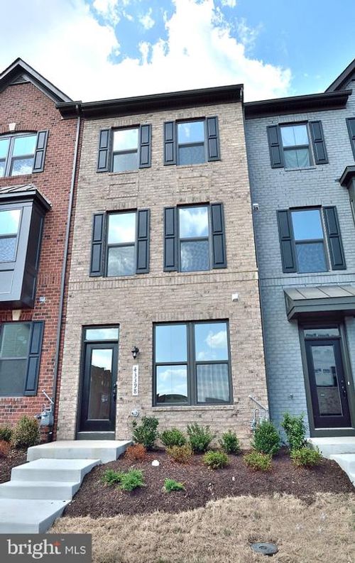 43398 Apple Orchard Sq, ASHBURN, VA, 20148-7580 | Card Image