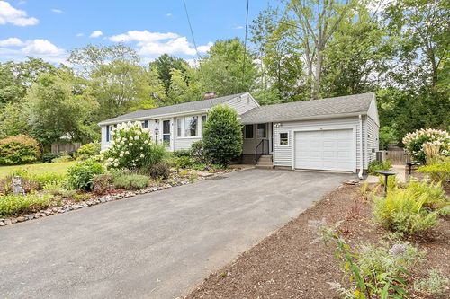 2 Putnam Rd, Bedford, MA, 01730-1525 | Card Image