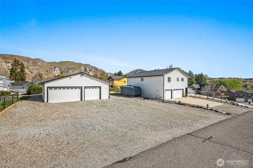 225 E Marine View Pl, Orondo, WA, 98843-9664 | Card Image