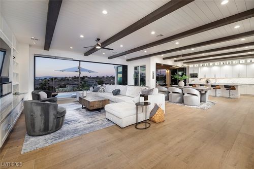 2840 Foxtail Creek Ave, Henderson, NV, 89052-7106 | Card Image