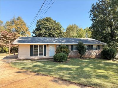 1101 Brownstone Circle, House other with 3 bedrooms, 2 bathrooms and null parking in OPELIKA AL | Image 1