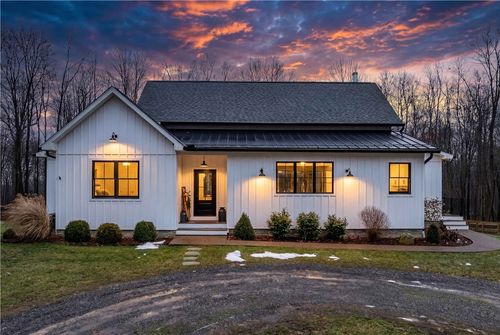 103 Silver Oak Ln, Slippery Rock, PA, 16057-3201 | Card Image