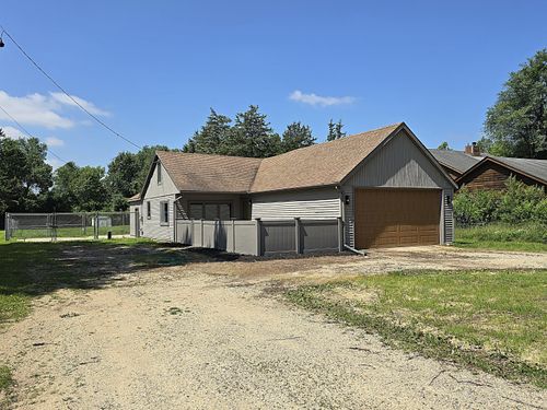 3785059 W Pretty Lake Rd, Dousman, WI, 53118-8802 | Card Image
