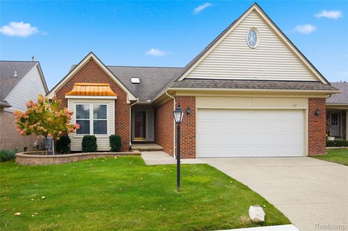 6670 Copper Creek Dr W, Washington Township, MI, 48094-3808 | Card Image