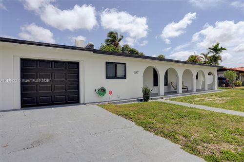 0-3517 Nw 179th St, Miami Gardens, FL, 33056-3421 | Card Image