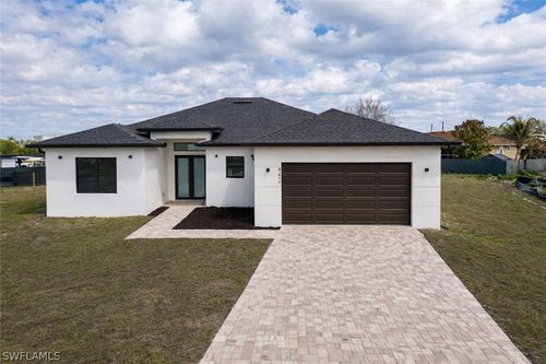 811 Dartmouth Ct, LEHIGH ACRES, FL, 33974-5737 | Card Image