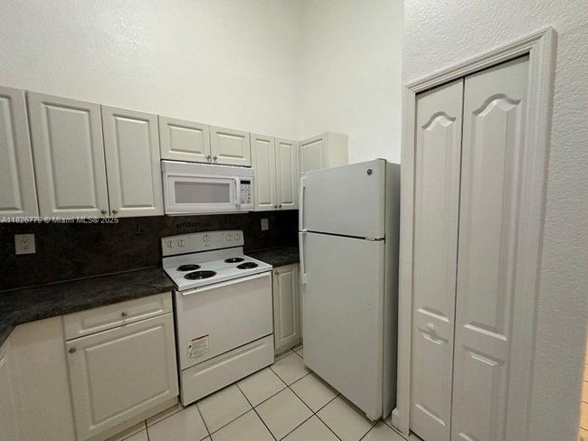 UNIT-206 - 1661 Se 29 Th Ct, Condo with 2 bedrooms, 2 bathrooms and null parking in Homestead FL | Image 5