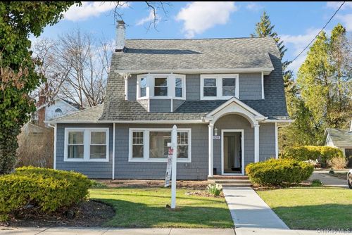 120 Lena Ave, Freeport, NY, 11520-2120 | Card Image