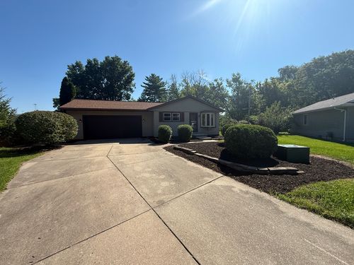 320 Midwestern Dr, Ottawa, IL, 61350-4565 | Card Image