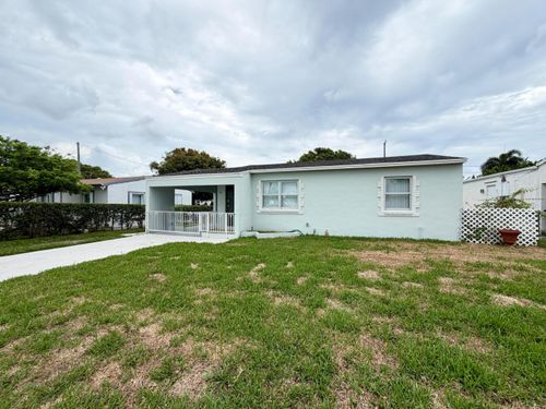 831 El Prado, West Palm Beach, FL, 33405-1826 | Card Image