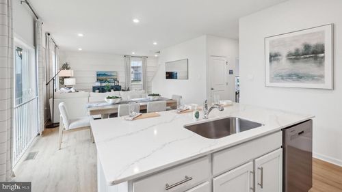 17 Dahlia Ln, TOMS RIVER, NJ, 08753-2317 | Card Image