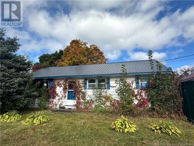 122 St John St, House other with 4 bedrooms, 2 bathrooms and null parking in Woodstock NB | Image 1