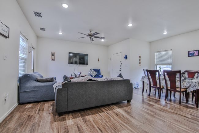 6902 20 Th St, Townhouse with 3 bedrooms, 2 bathrooms and null parking in Lubbock TX | Image 8