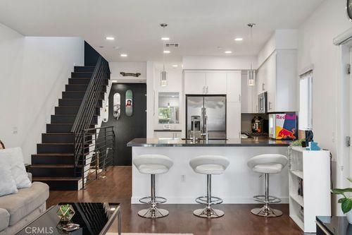 2222 1/2 Strata Ln, Eagle Rock, CA, 90041-2753 | Card Image