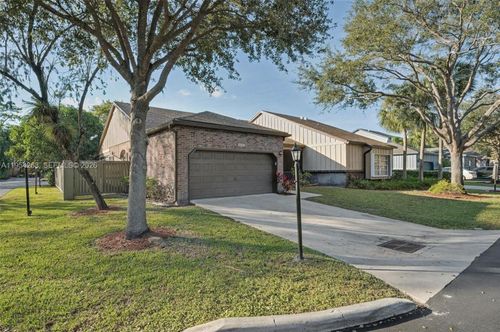 6569 Windsor Dr, Parkland, FL, 33067-1654 | Card Image