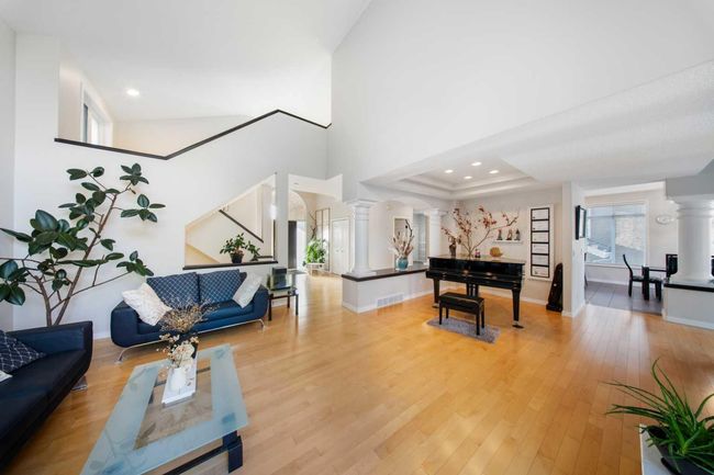 11 Patrick View Sw, House other with 4 bedrooms, 4 bathrooms and 4 parking in Calgary AB | Image 11