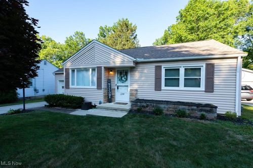 619 Woodside Dr, Kent, OH, 44240-2663 | Card Image