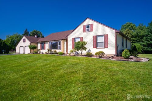 5 Glengarry Way, WEST WINDSOR, NJ, 08550-3033 | Card Image