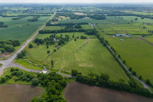 750 Elizabeth Station Rd, Paris, KY, 40361-9765 | Card Image