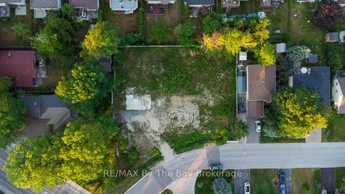 1 Riverdale Dr, Wasaga Beach, ON, L9Z1E9 | Card Image