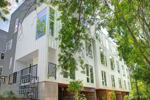 b-2001 S Norman St, Seattle, WA, 98144-2941 | Card Image