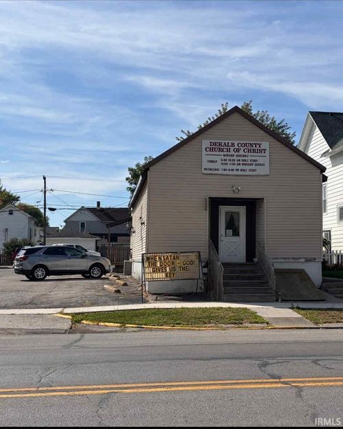 700 S Randolph St, Garrett, IN, 46738-1923 | Card Image