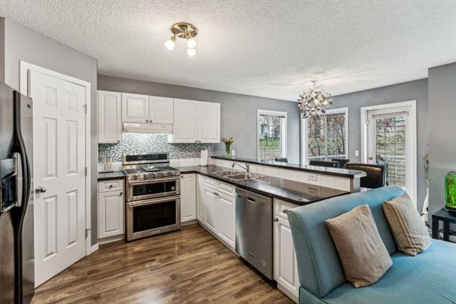 48 Hidden Creek Rise Nw, Home with 3 bedrooms, 2 bathrooms and 2 parking in Calgary AB | Image 8