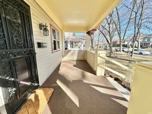 326 Arcadia Ct, Fort Wayne, IN, 46807-2002 | Card Image