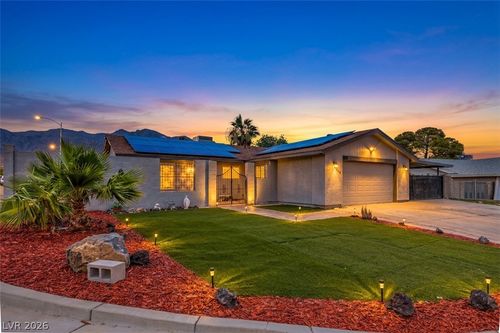 613 Overland Dr, Henderson, NV, 89002-8312 | Card Image