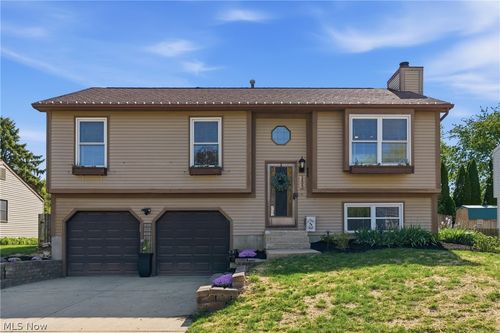 300 Pathfinder Dr, Reynoldsburg, OH, 43068-4803 | Card Image