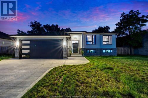 5526 Nostadt Cres, Comber, ON, N0P1J0 | Card Image