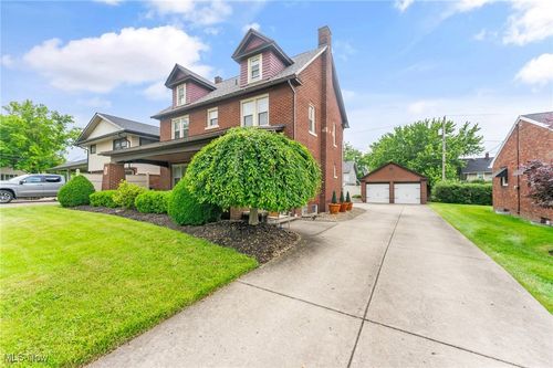 97 Overlook Blvd, Struthers, OH, 44471-1612 | Card Image