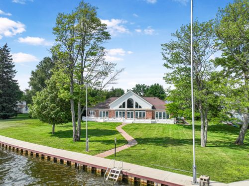 707 Lake Shore Dr, Cadillac, MI, 49601-1746 | Card Image