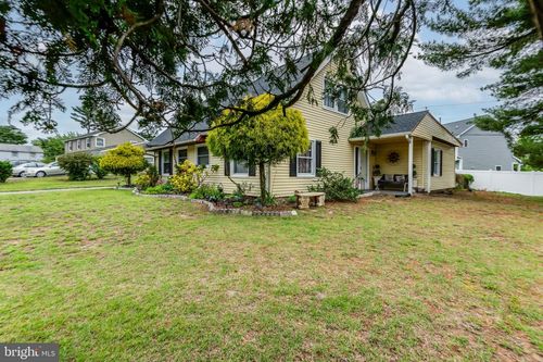 70 Buckingham Dr, Willingboro, NJ, 08046-1655 | Card Image