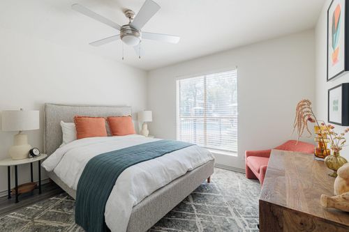 2-200 Hollow Tree Ln, Houston, TX, 77090-2819 | Card Image