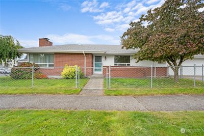 1101 N 7th Avenue, House other with 2 bedrooms, 1 bathrooms and 2 parking in Kelso WA | Image 2