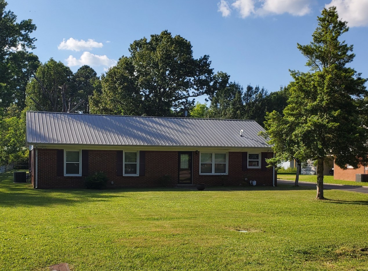 Leona Ave, Tullahoma, TN 37388