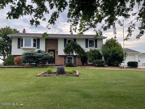 25410 Fostoria Rd, Genoa, OH, 43430-9426 | Card Image
