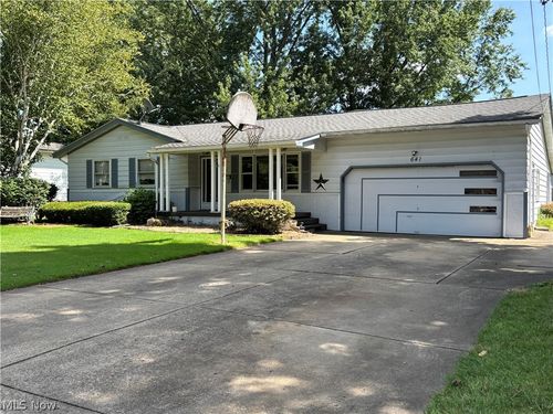 641 Matawan Dr, Campbell, OH, 44405-2036 | Card Image