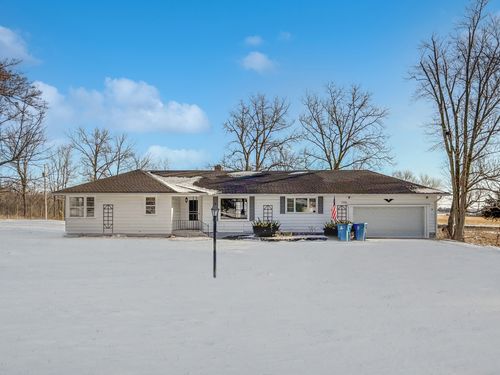 70 E Woodlane Dr, Cedarville, IL, 61013 | Card Image