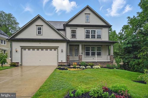 7621 Leonard Dr, FALLS CHURCH, VA, 22043-1222 | Card Image