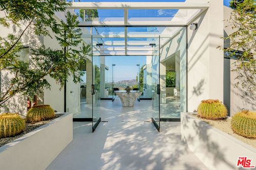 8896 Lookout Mountain Ave, LOS ANGELES, CA, 90046-1820 | Card Image