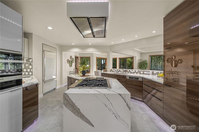 13707 Se 51 St Pl, House other with 4 bedrooms, 4 bathrooms and 2 parking in Bellevue WA | Image 7