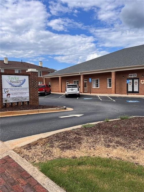 a-305 S Broad St, MONROE, GA, 30655-2119 | Card Image