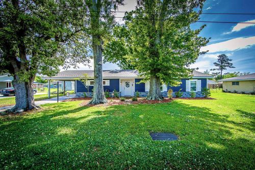 305 Wisteria St, Thibodaux, LA, 70301-6450 | Card Image