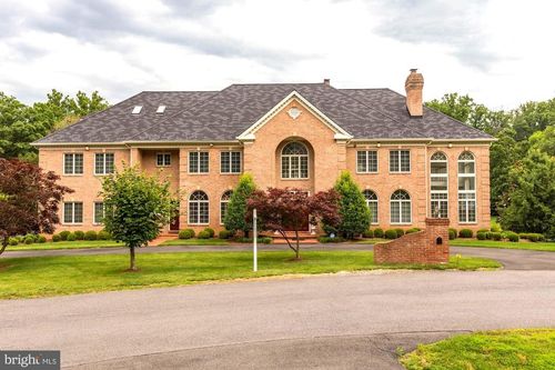 914 Helga Pl, MCLEAN, VA, 22102-2155 | Card Image