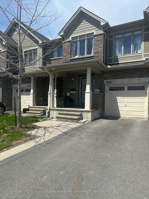 906 Littlerock St, Gloucester, ON, K1T0N2 | Card Image