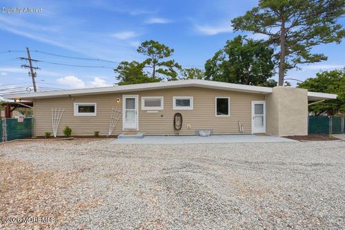 49 Wildgeese Cir, BROWNS MILLS, NJ, 08015-6561 | Card Image